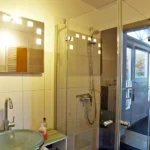 Badezimmer mit Dusche unten – Mühlenhof